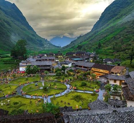 Stop by Tam Son Town and enjoy lunch in Yen Minh
