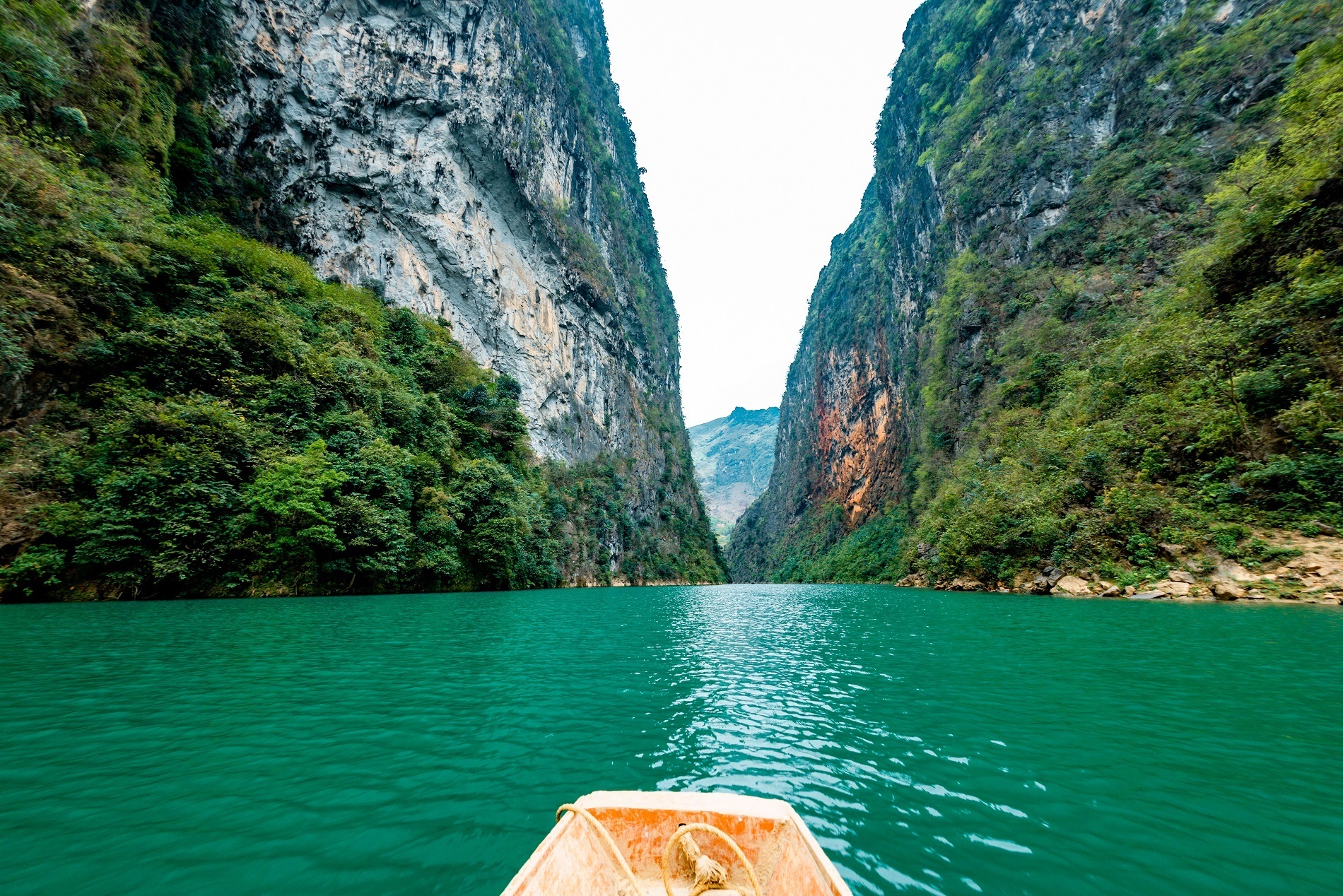 Happiness Road & Ma Pi Leng Pass